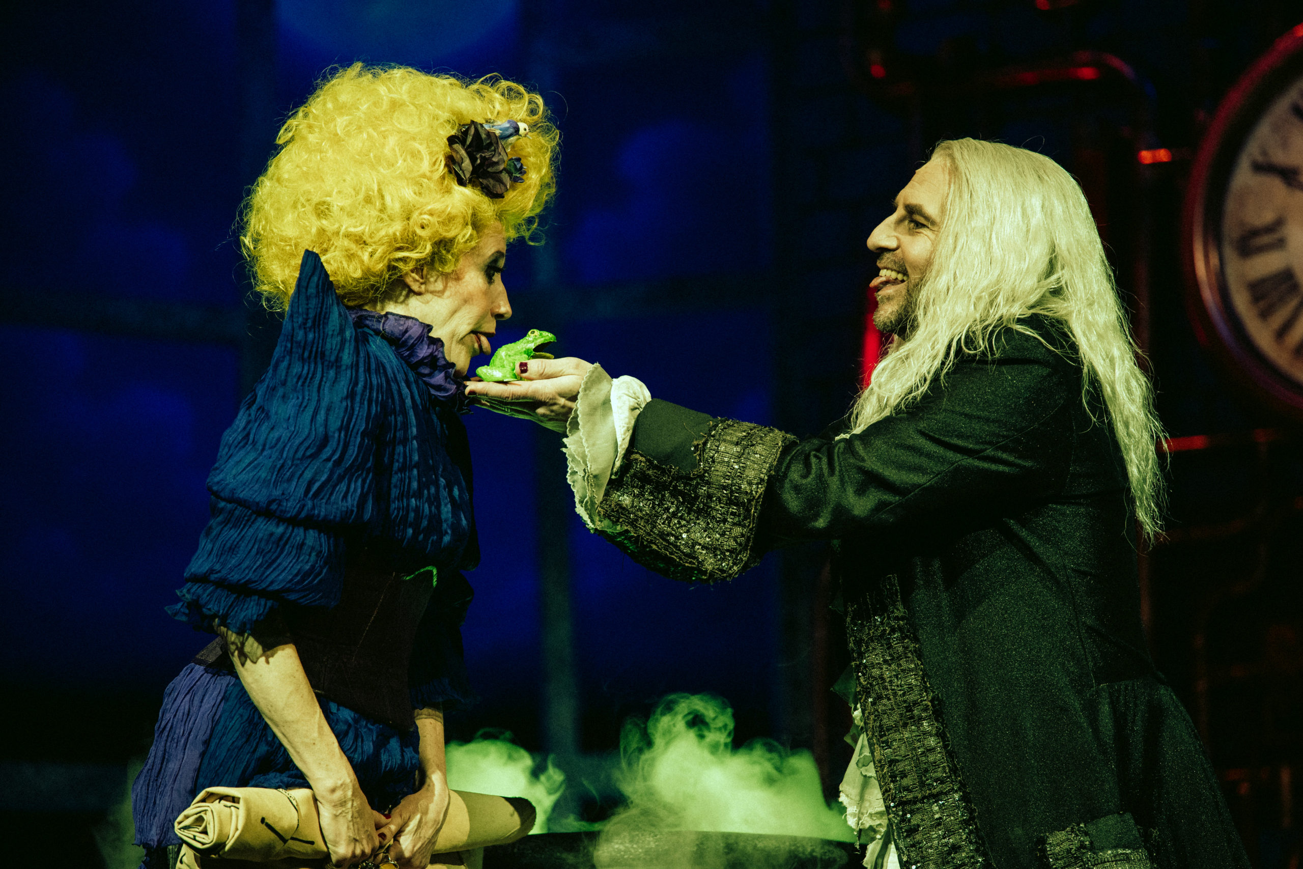 Der satanarchäolügenialkohöllische Wunschpunsch Michaela Kaspar, Sven Kaschte c Philine Hofmann (2)