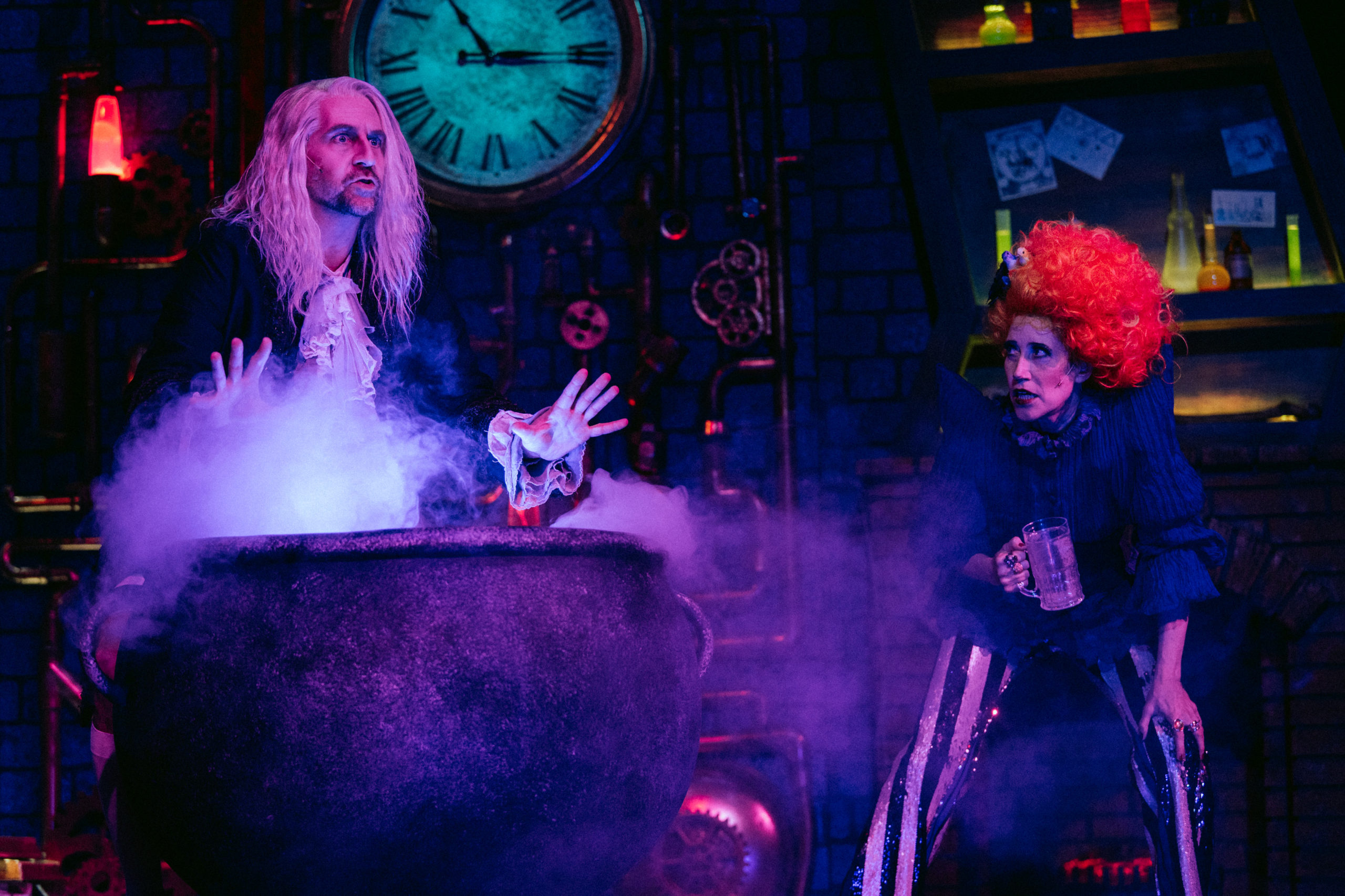 Der satanarchäolügenialkohöllische Wunschpunsch Sven Kaschte, Michaela Kaspar c Philine Hofmann (2)